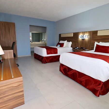 Quality Inn Piedras Negras Bagian luar foto
