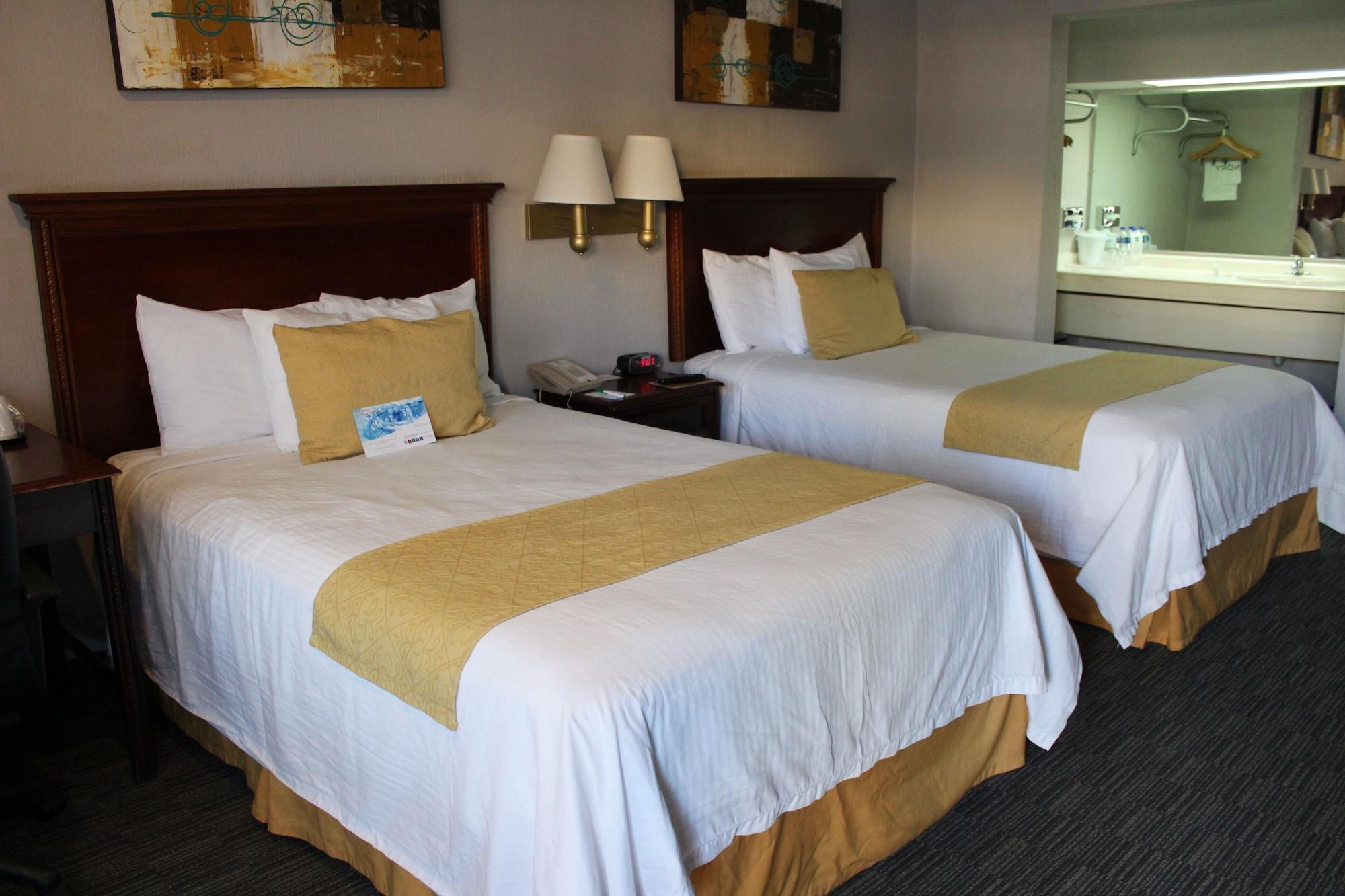 Quality Inn Piedras Negras Bagian luar foto