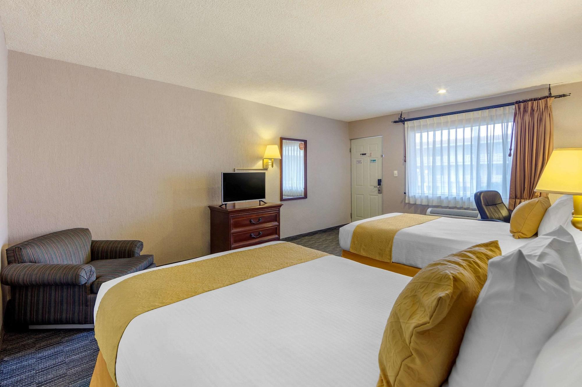Quality Inn Piedras Negras Bagian luar foto