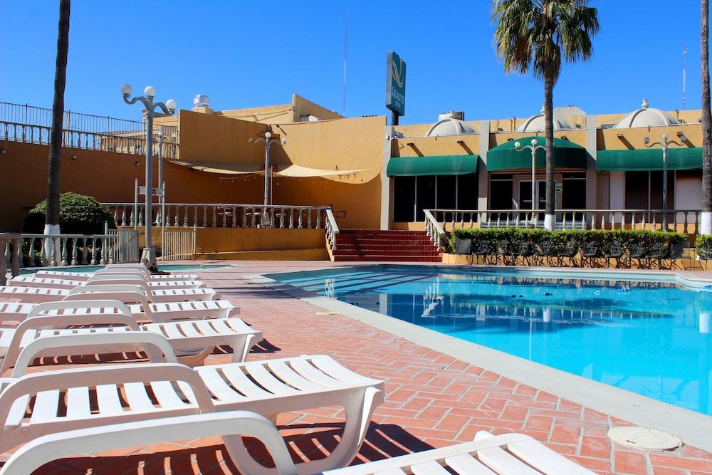 Quality Inn Piedras Negras Bagian luar foto