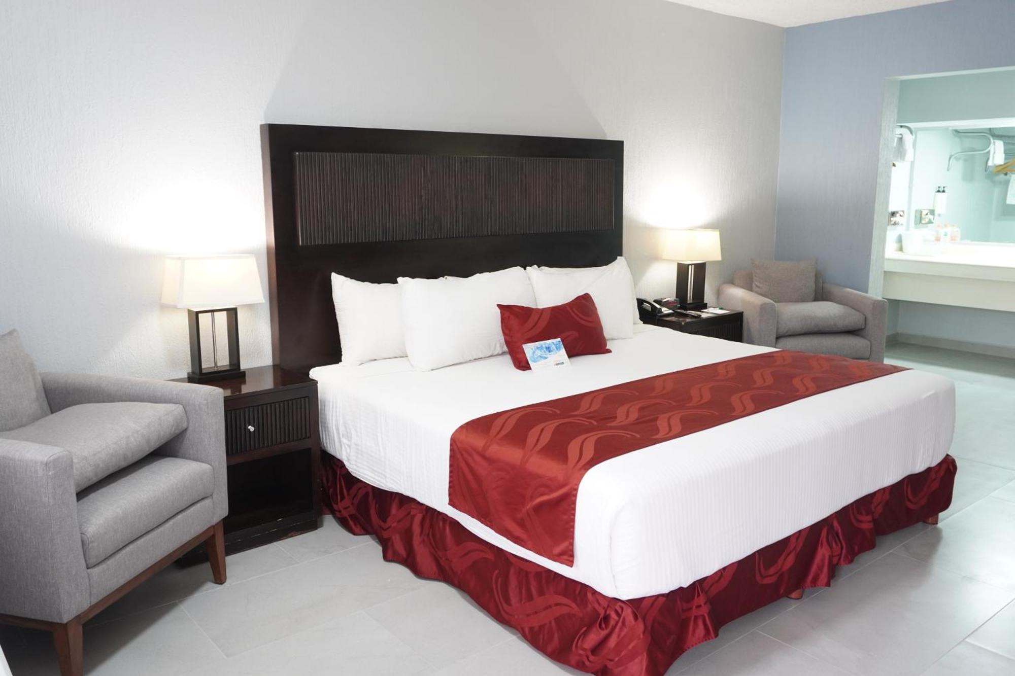 Quality Inn Piedras Negras Bagian luar foto