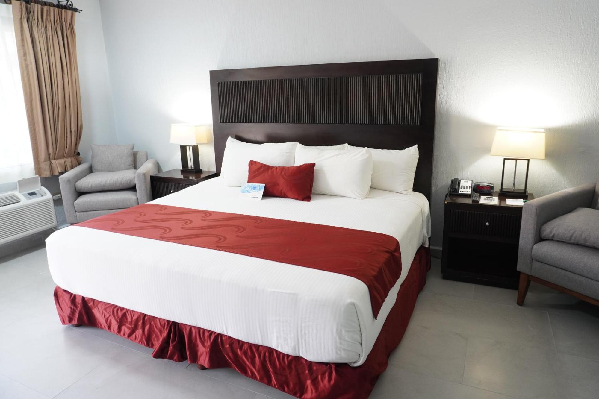 Quality Inn Piedras Negras Bagian luar foto