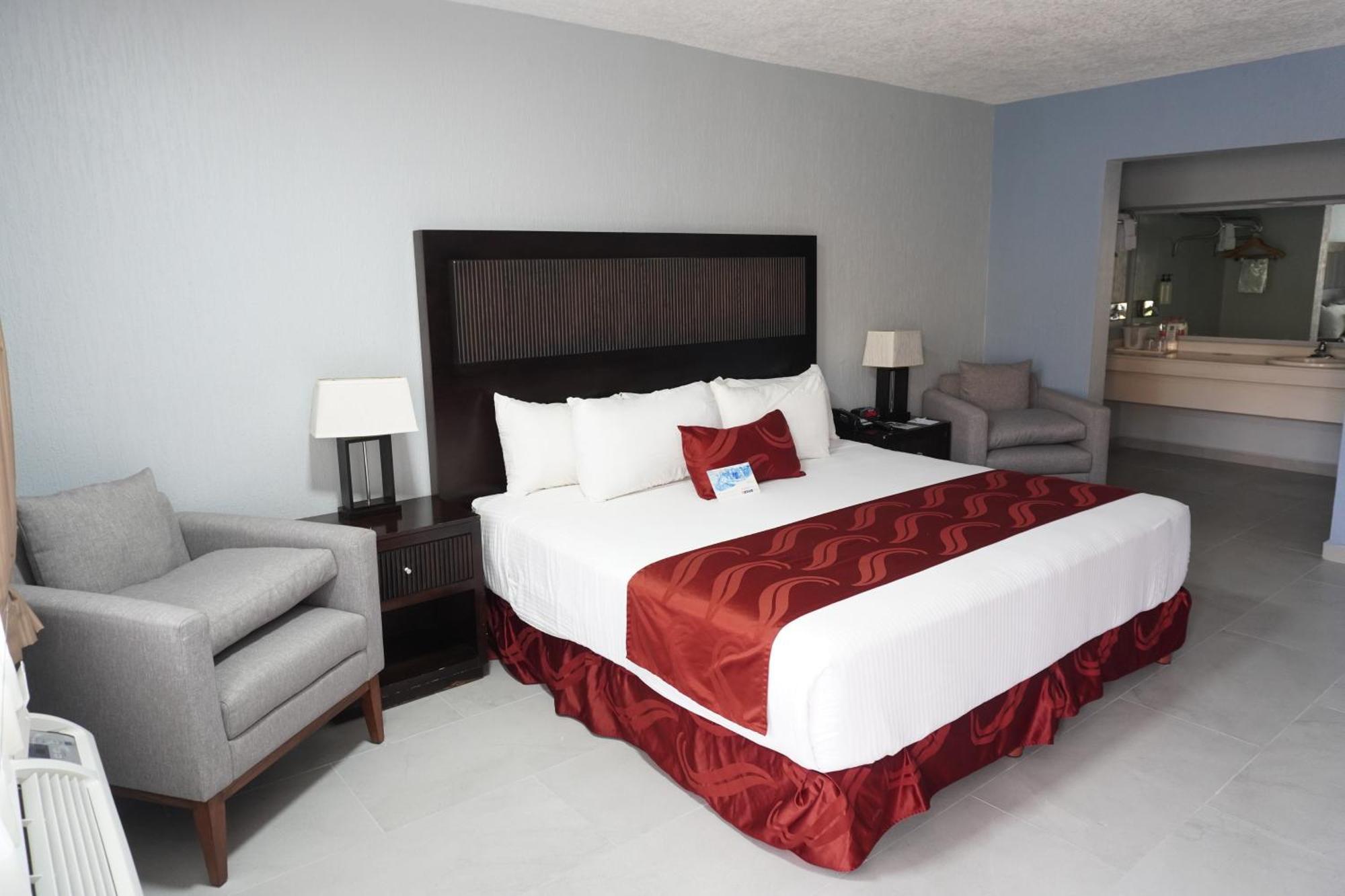 Quality Inn Piedras Negras Bagian luar foto