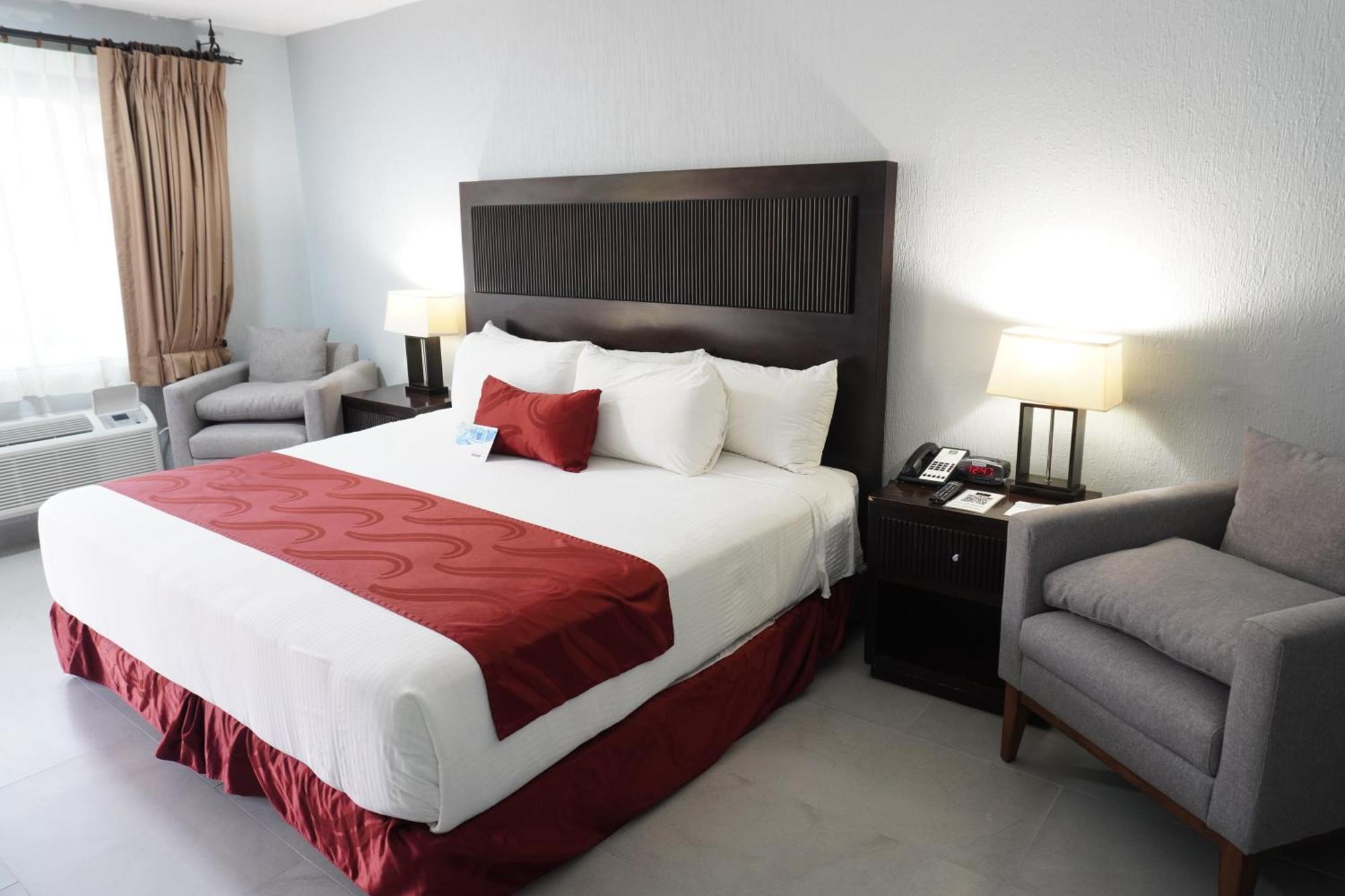 Quality Inn Piedras Negras Bagian luar foto