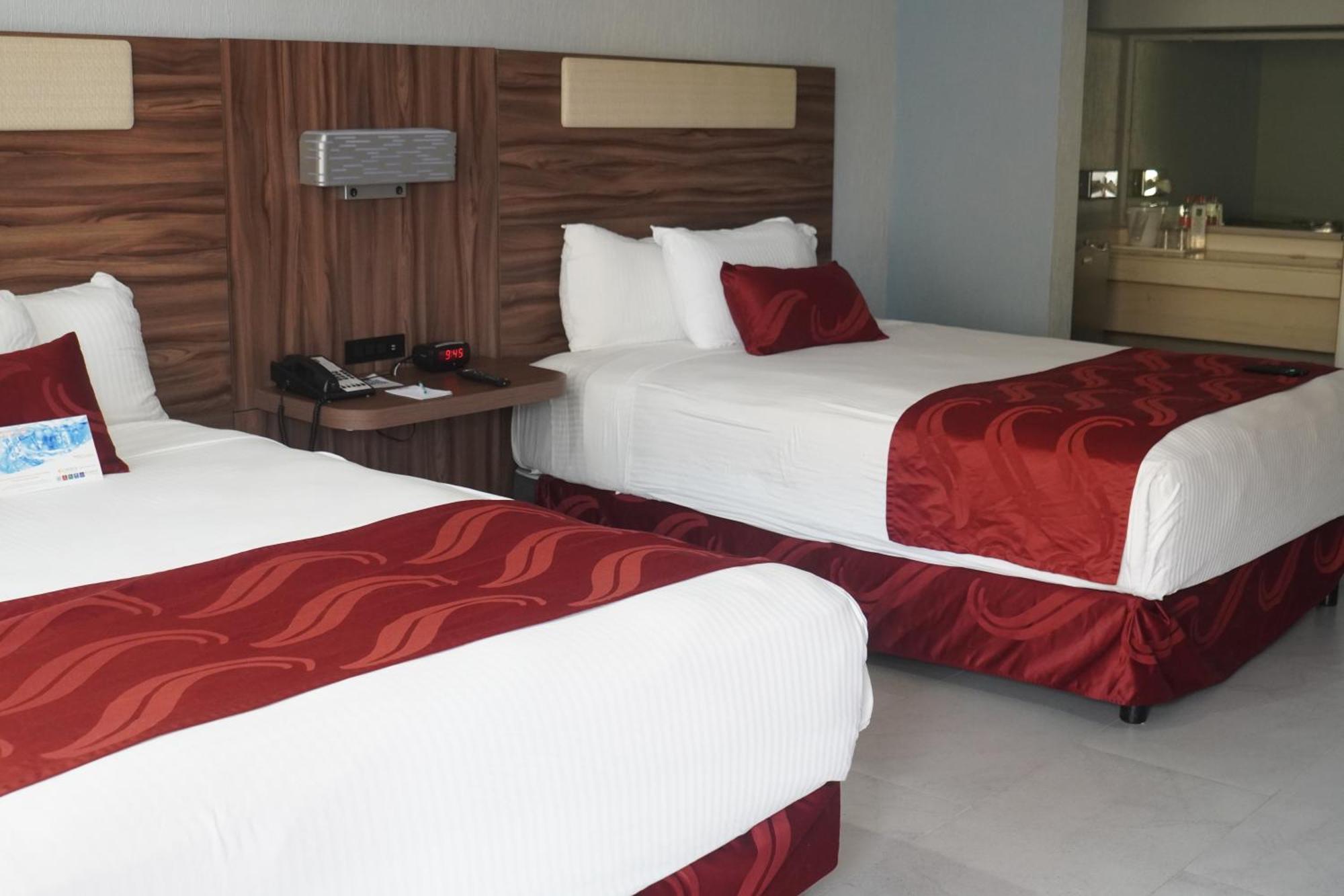 Quality Inn Piedras Negras Bagian luar foto