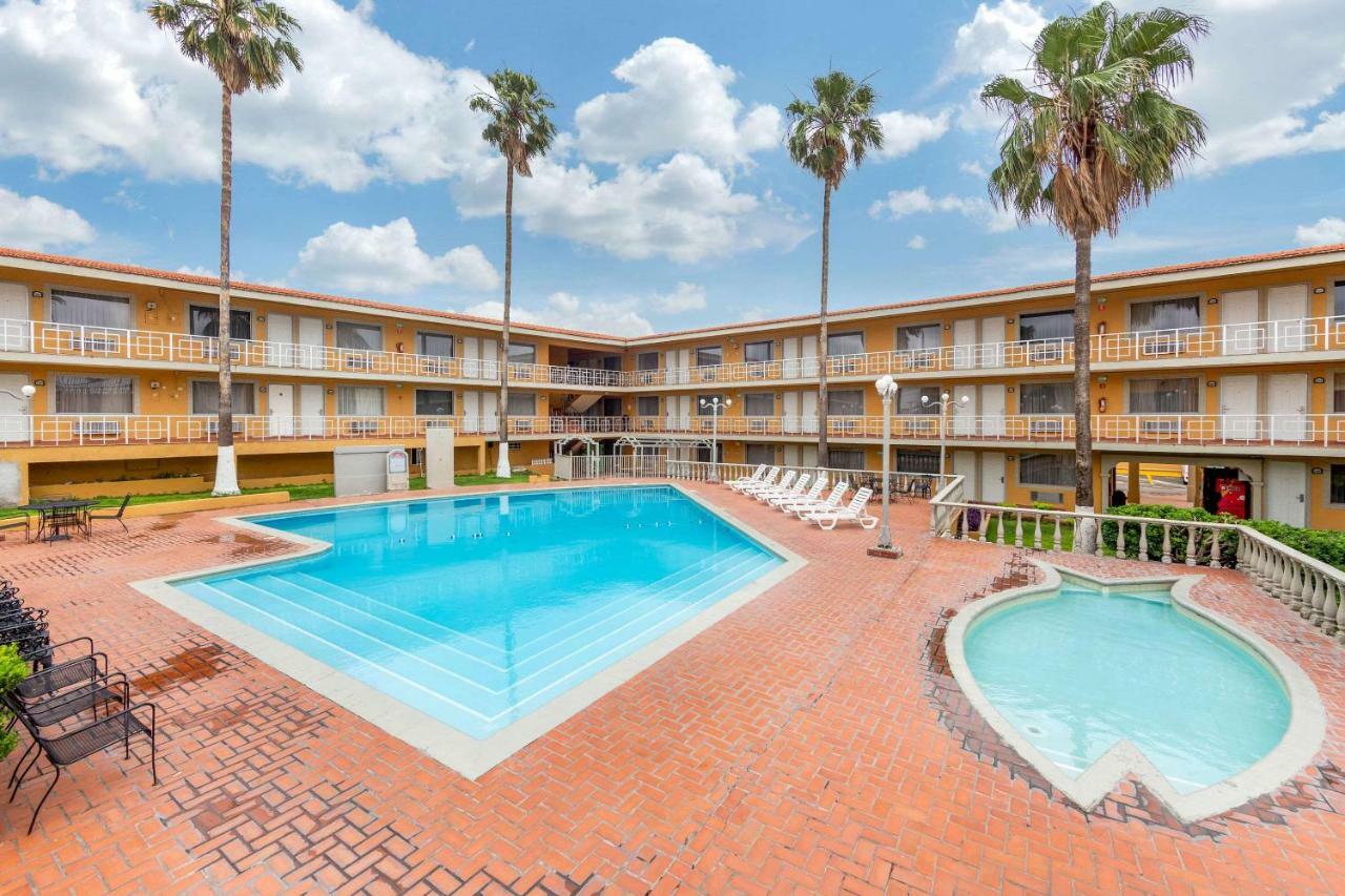Quality Inn Piedras Negras Bagian luar foto