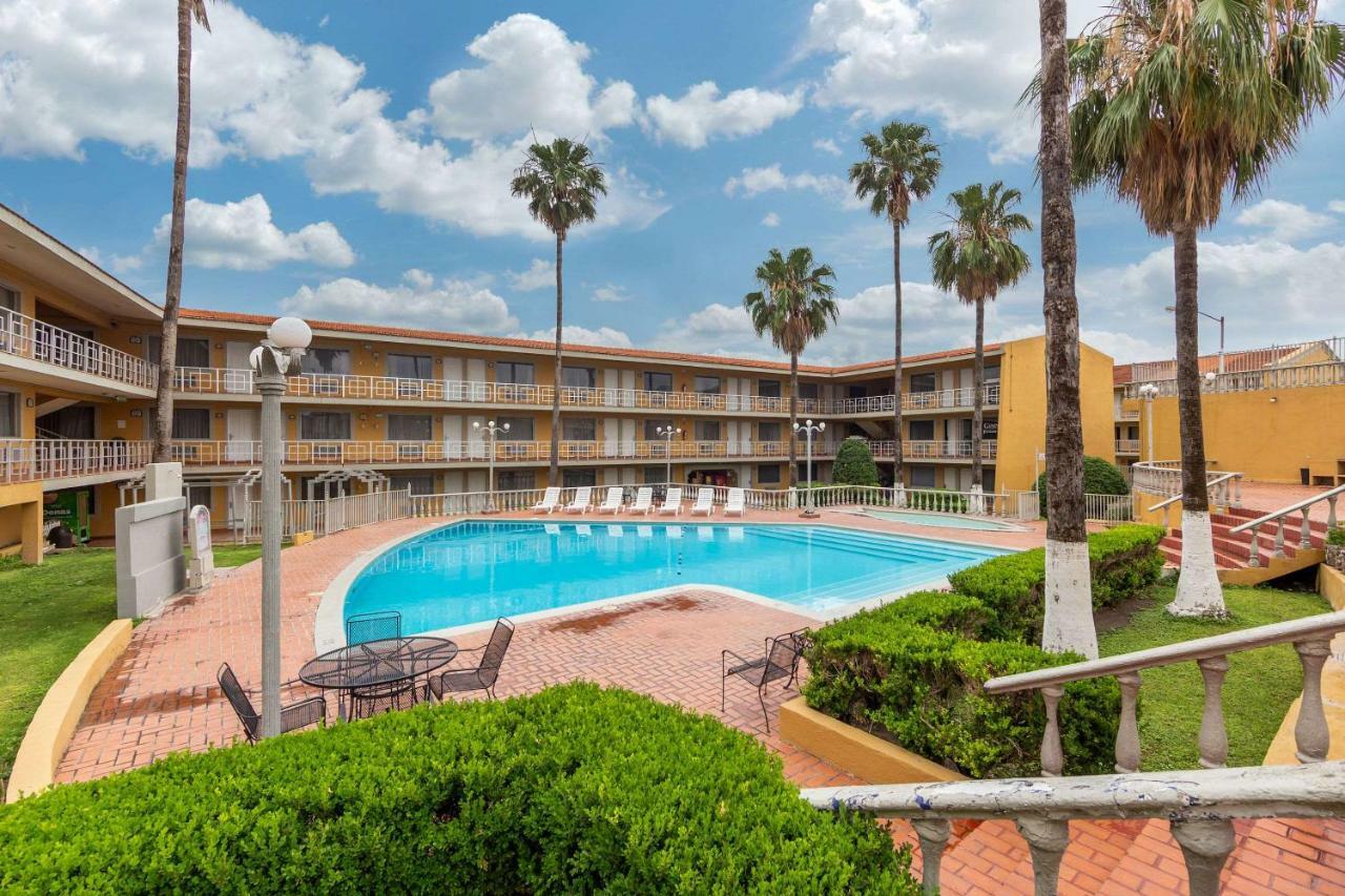Quality Inn Piedras Negras Bagian luar foto
