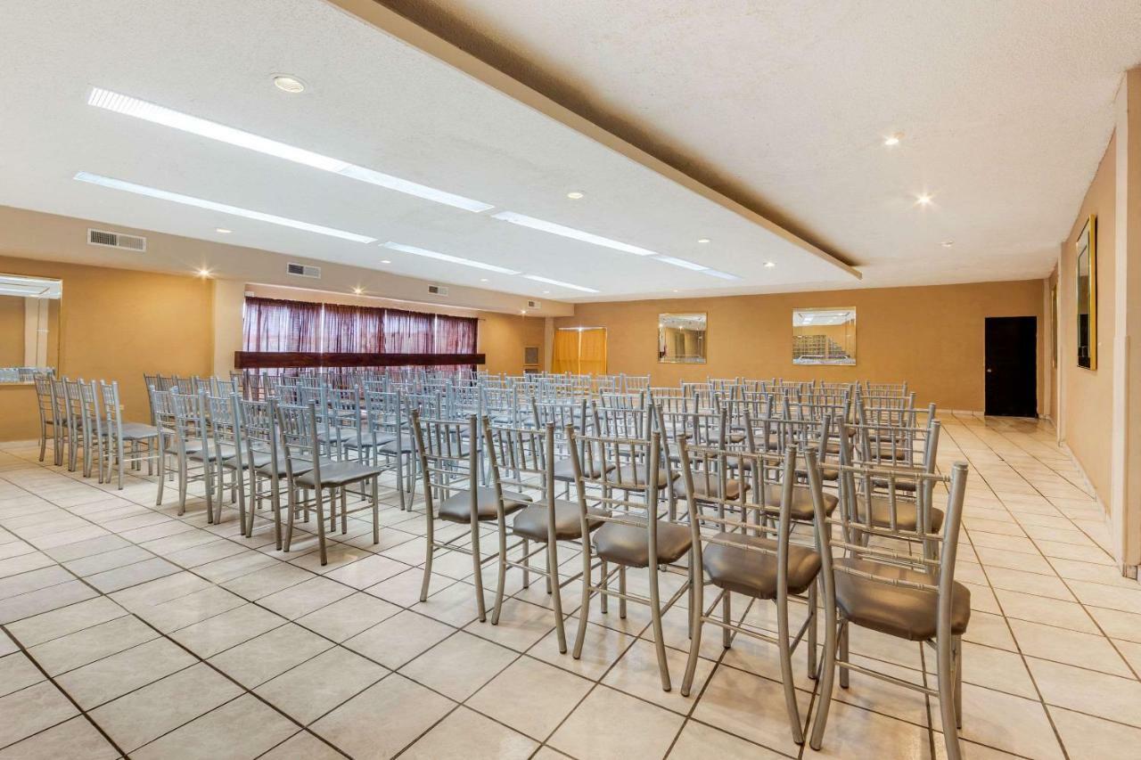Quality Inn Piedras Negras Bagian luar foto