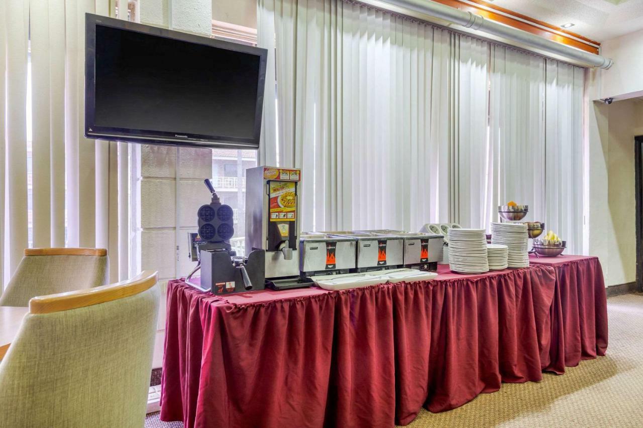 Quality Inn Piedras Negras Bagian luar foto